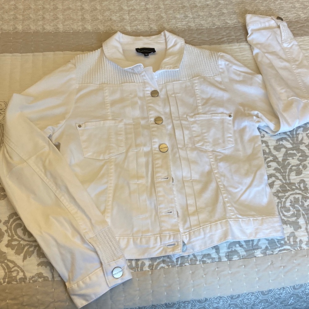 Eva Kayan white stretch jacket
